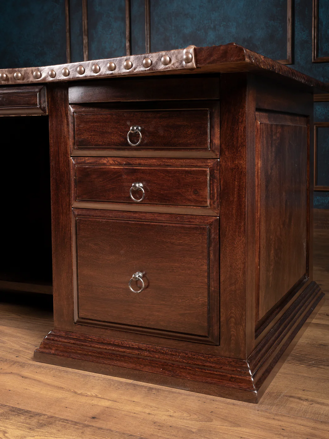Axis & Leather Executive Desk - Image 5