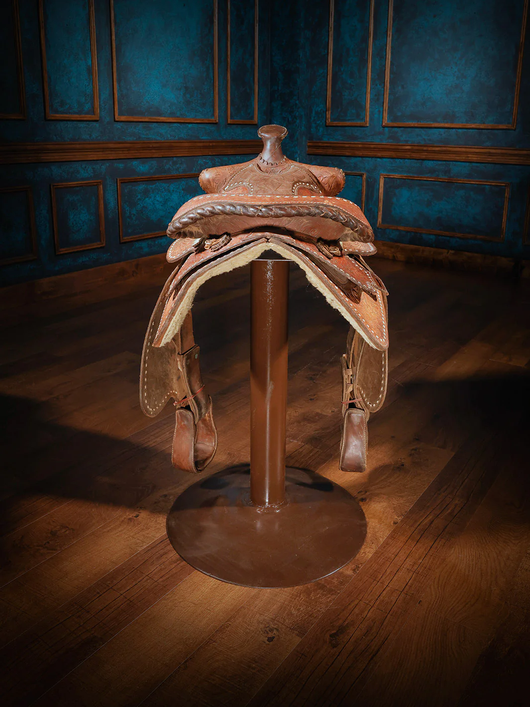 Big Texan Western Saddle Bar Stool - Image 3