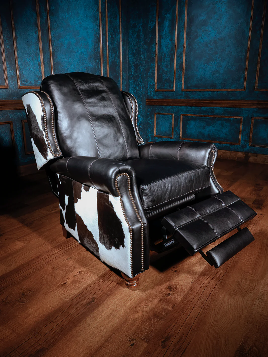 Bodacious Leather and Cowhide Recliner - Image 3