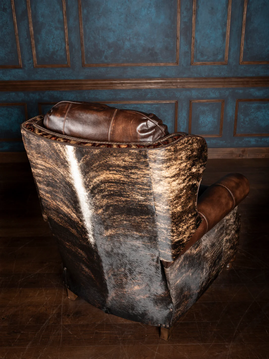 Burnished Pushback Cowhide Leather Recliner - Image 5