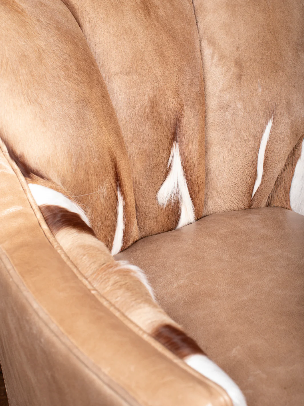 Cambridge Linen Leather Puma Swivel Chair - Image 4
