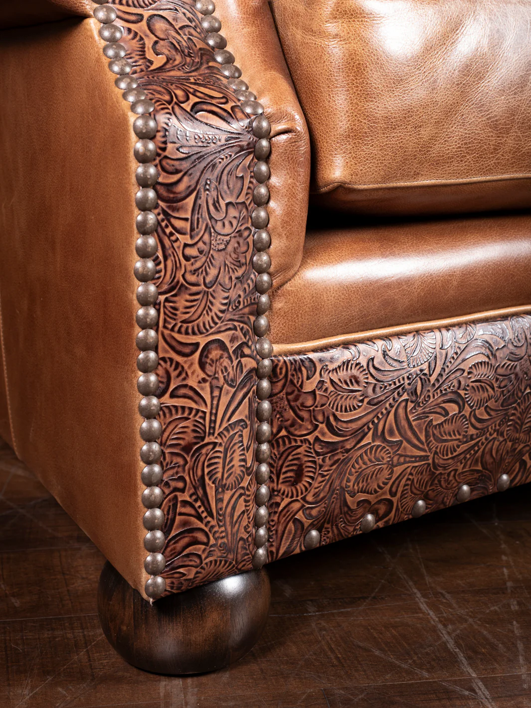 Cambridge Sycamore Leather Curved Sofa - Image 5