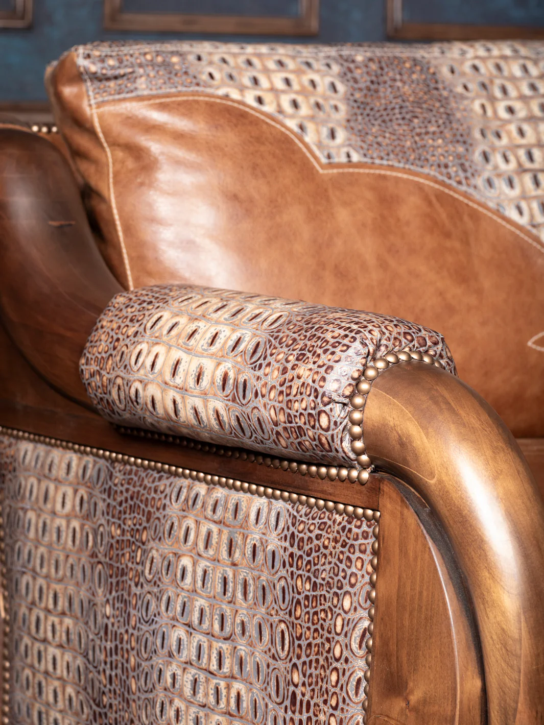 Caramel Croc Leather Cattle King Sofa - Image 5