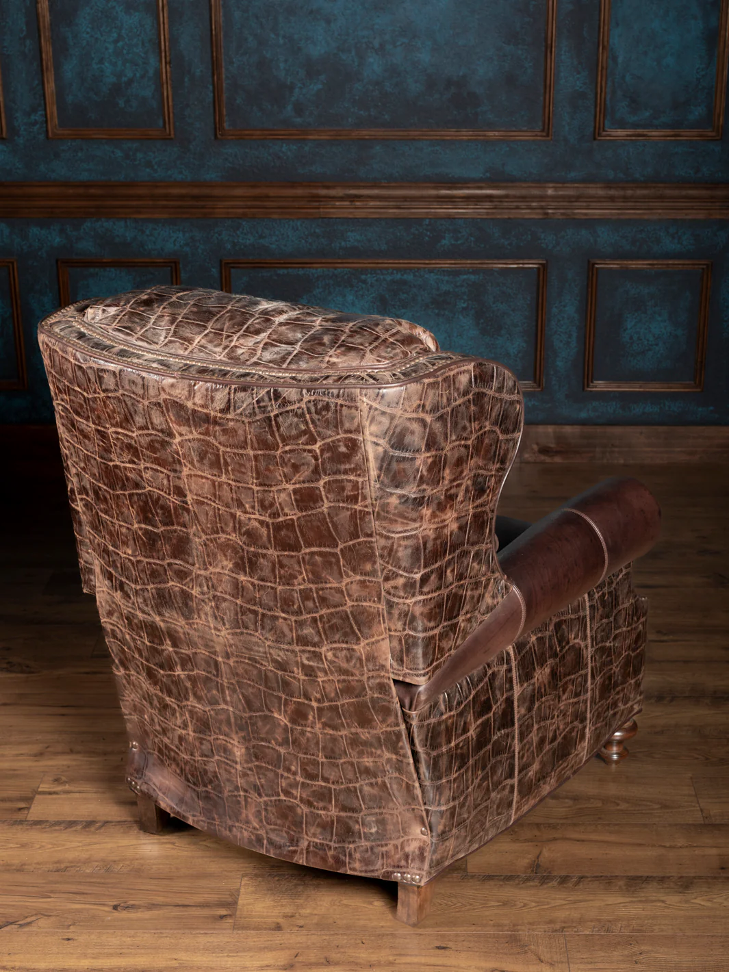 Chocolate Gator Leather Recliner - Image 4