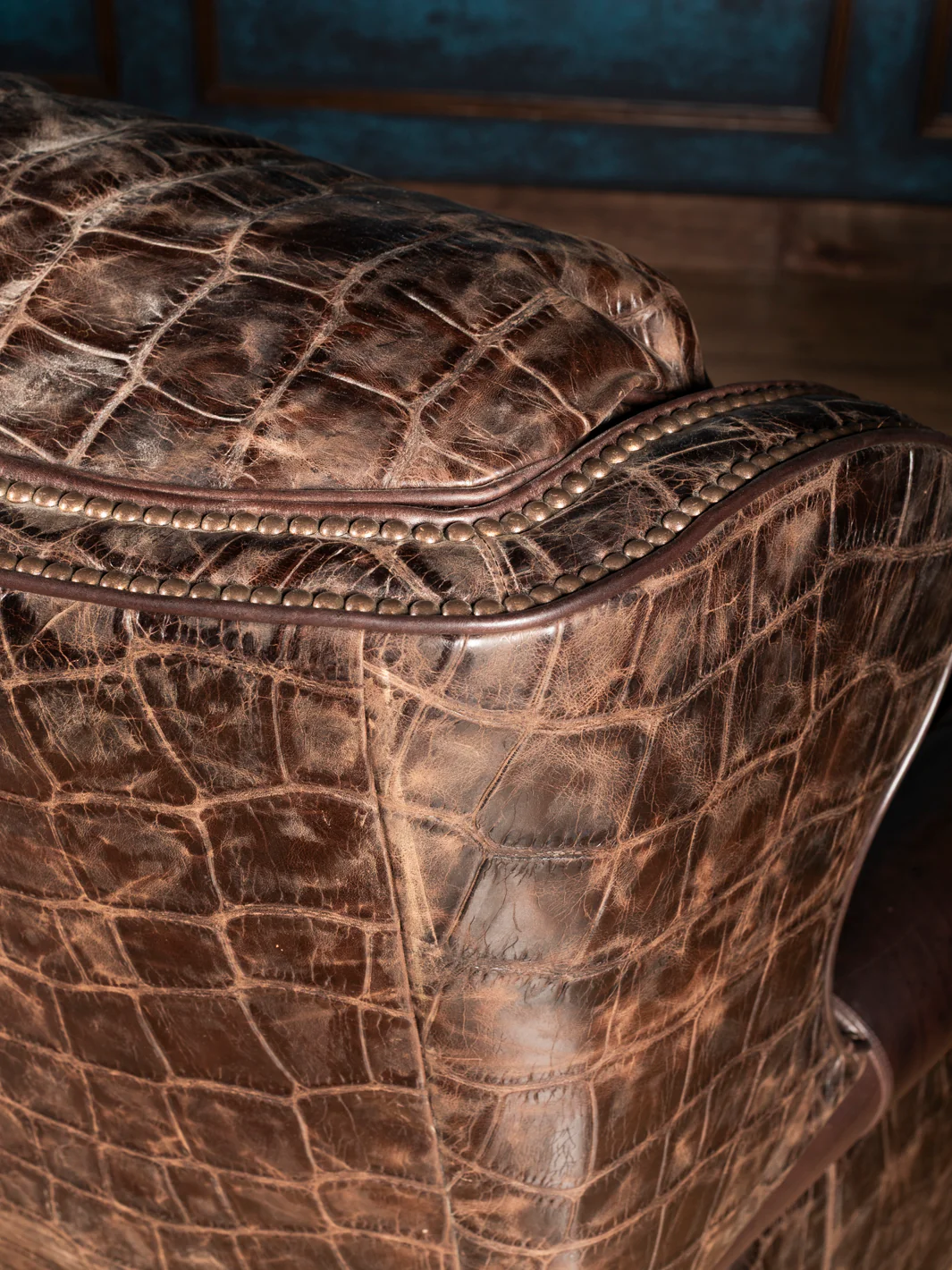 Chocolate Gator Leather Recliner - Image 5