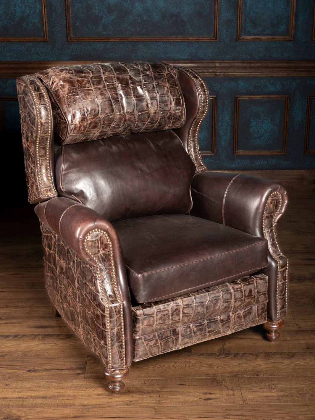 Chocolate Gator Leather Recliner - Image 7