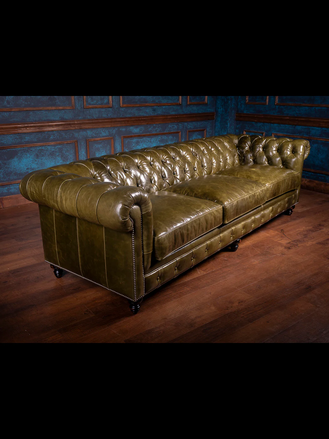 Classic Leather Tufted Chesterfield Sofa - Image 3