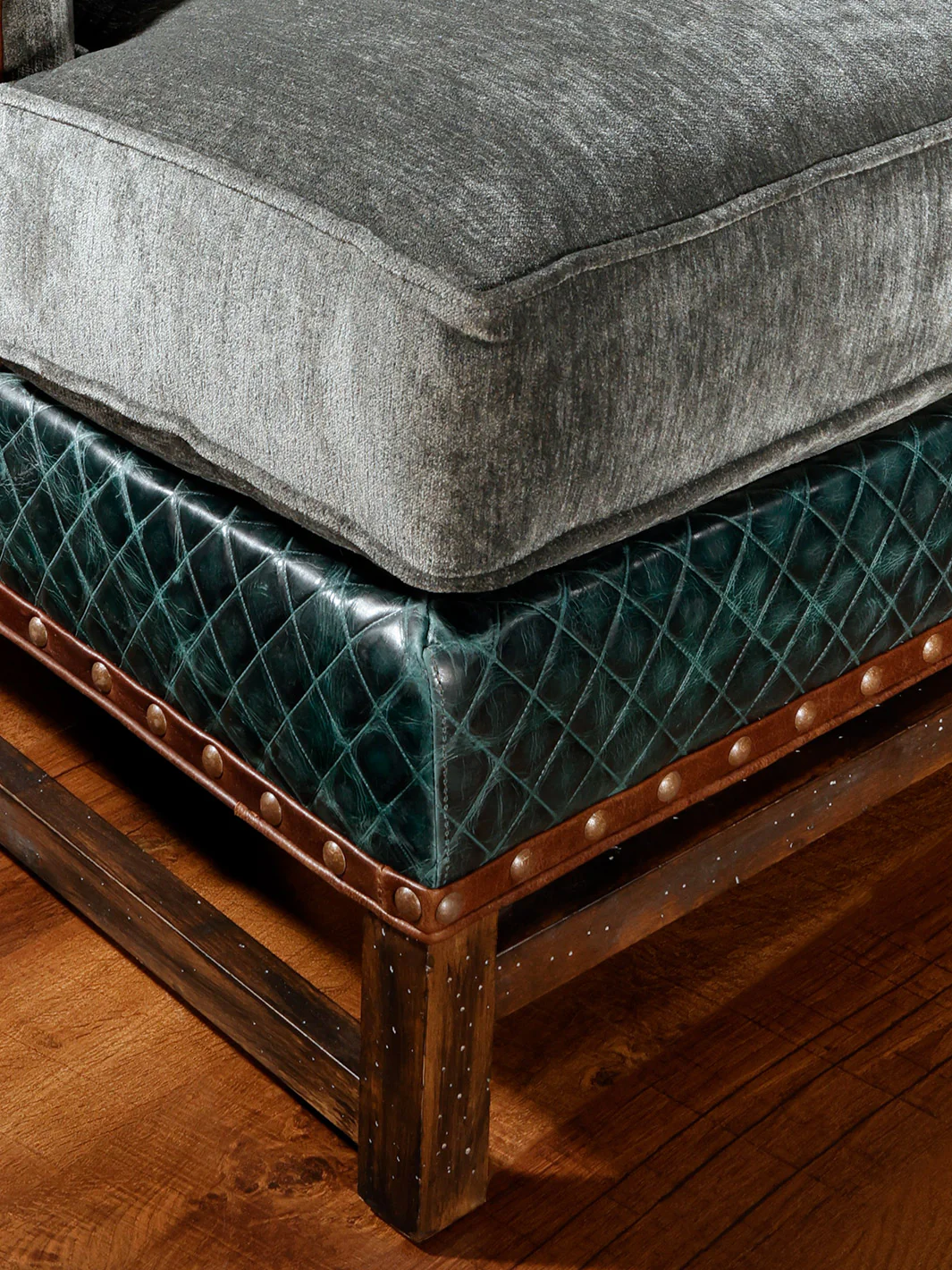 Dakota Mint Western Chaise Lounge - Image 3