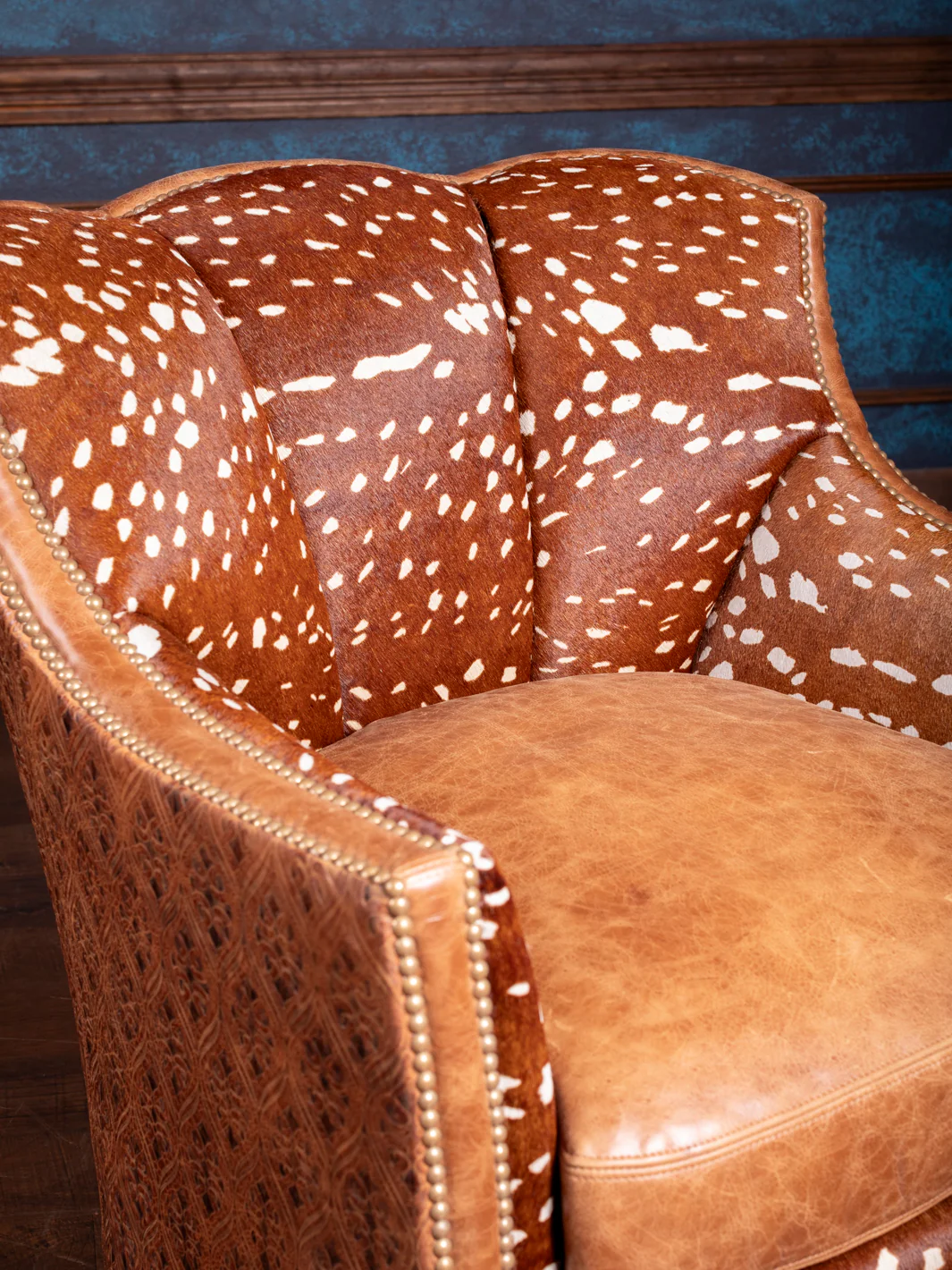 Deep Canyon Leather Swivel Chair - Image 4