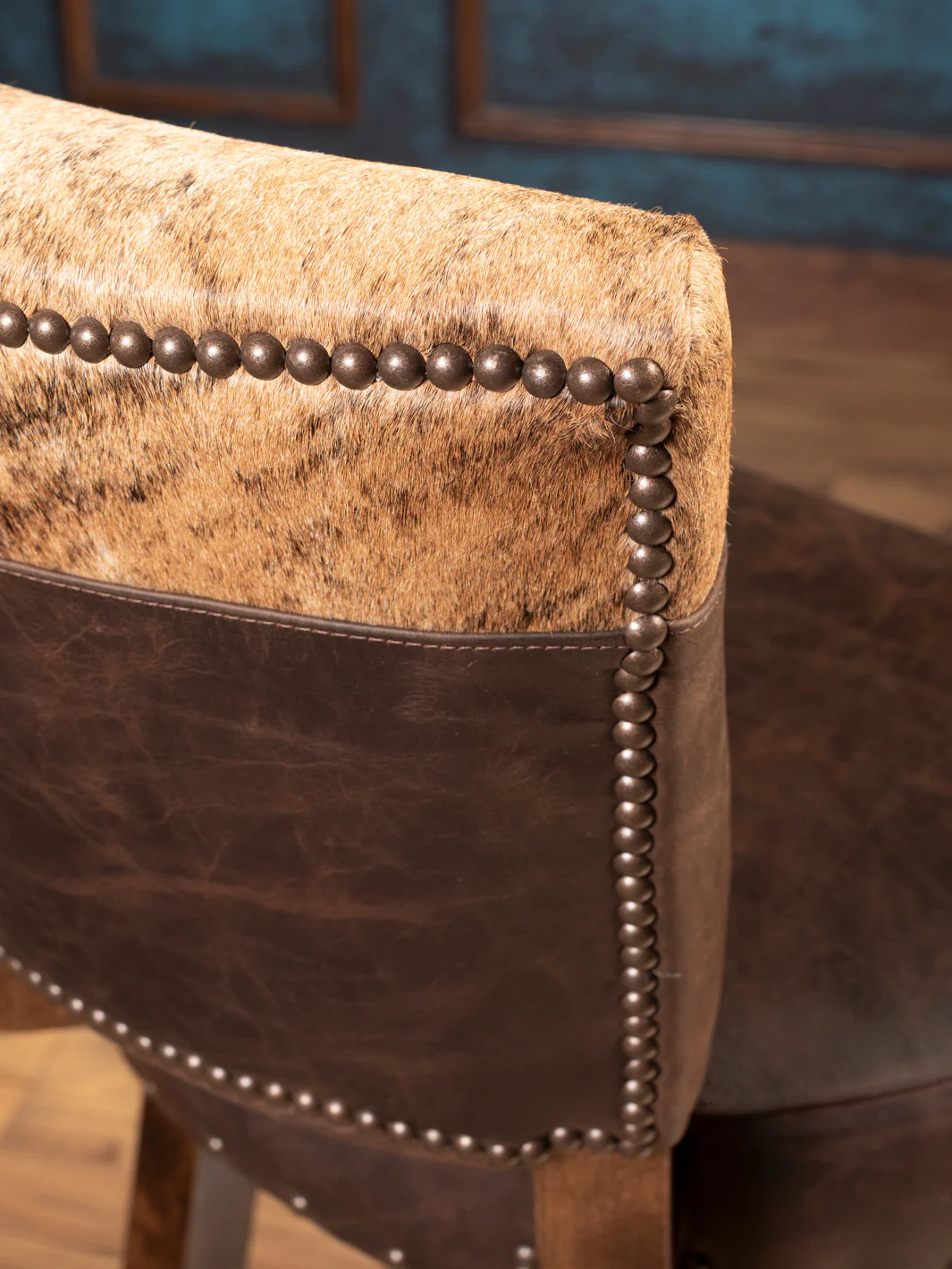 Desert Canyon Hide & Leather Swivel Bar Stool - Image 5