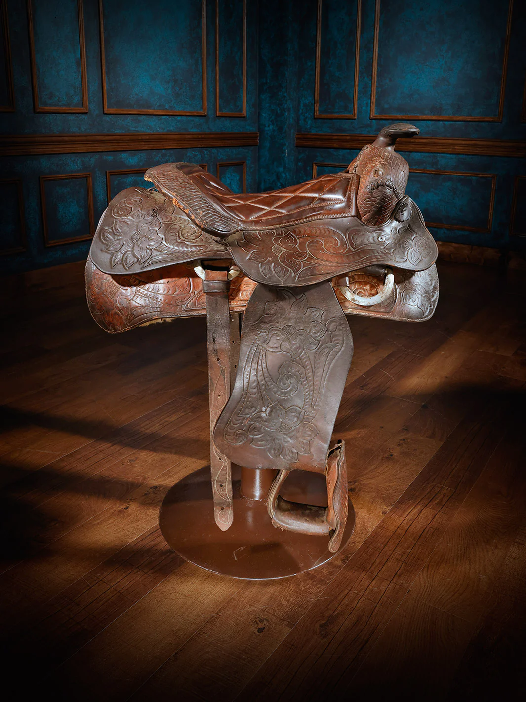 Durango Western Saddle Bar Stool