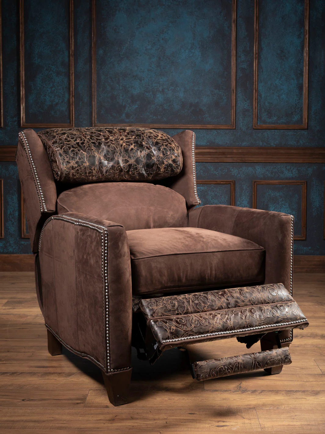 Falcon Crest Tooled Leather Recliner - Image 7