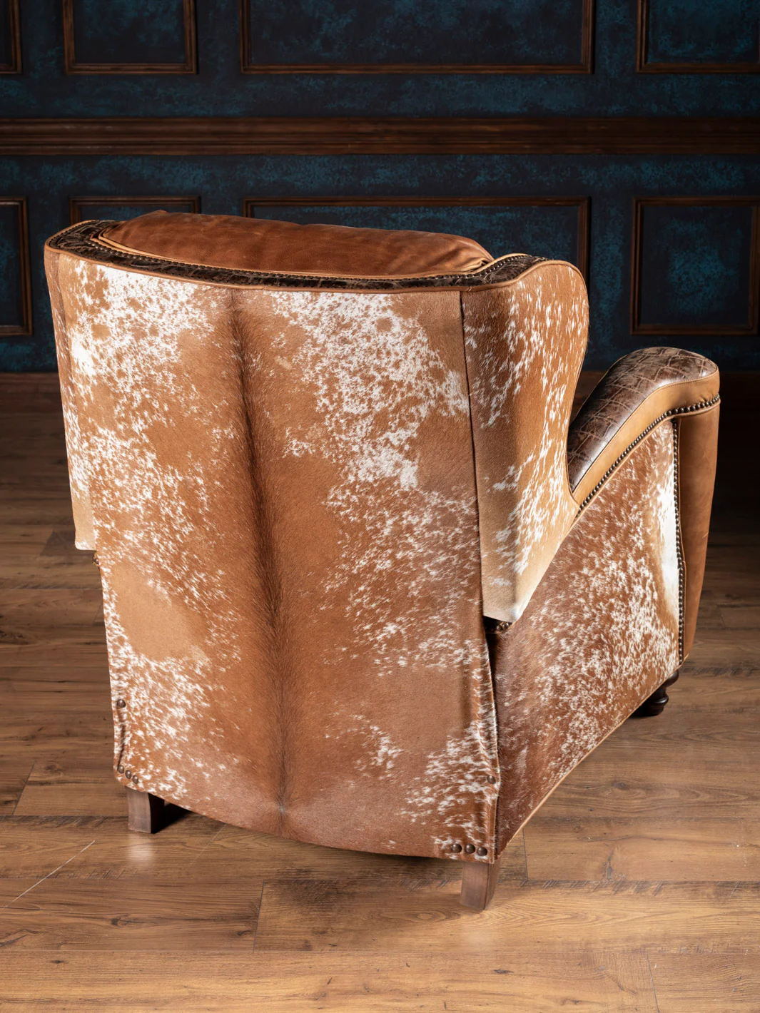 Golden Range Leather Recliner - Image 2