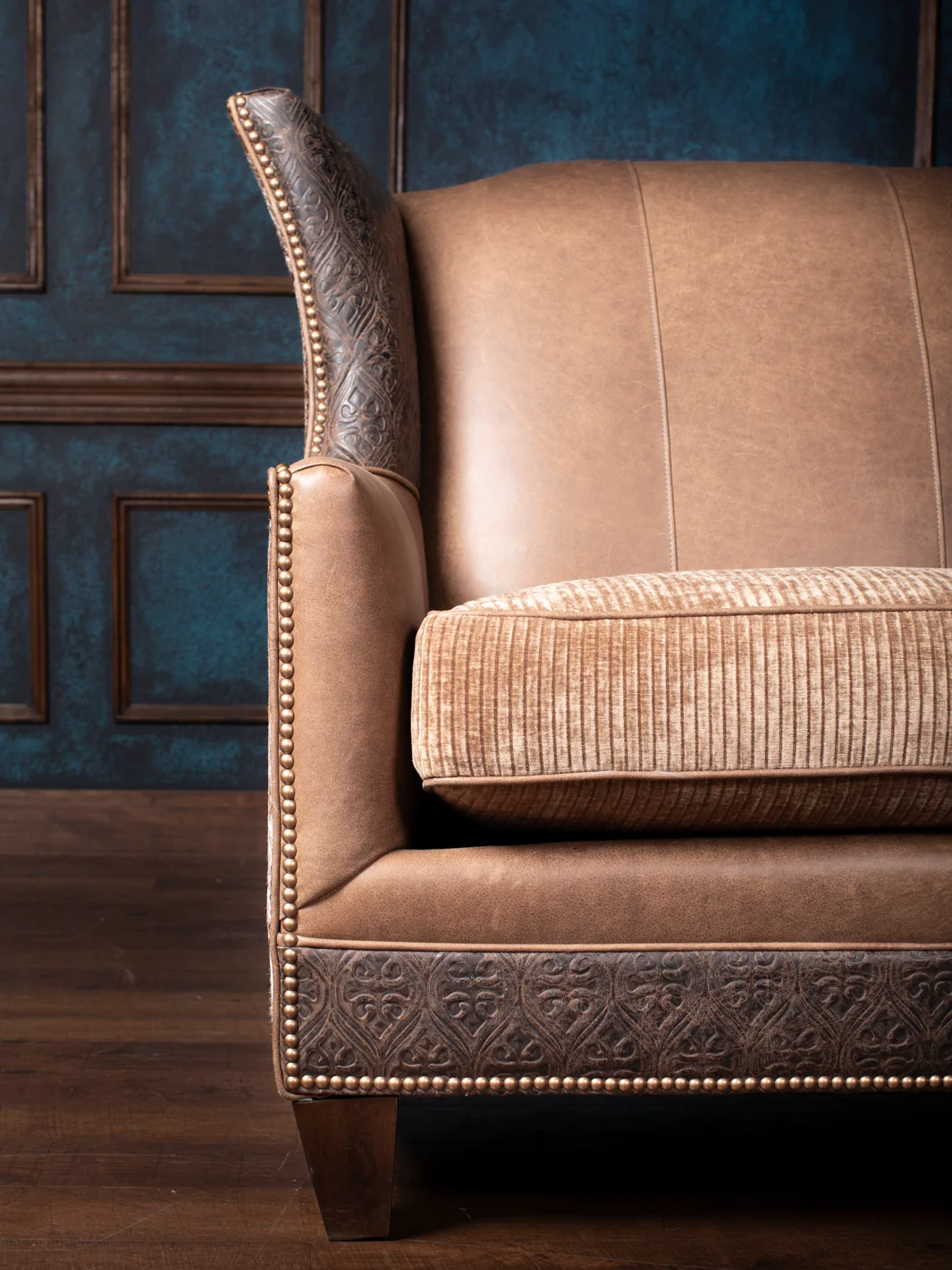 Hazelnut Leather Settee - Image 2