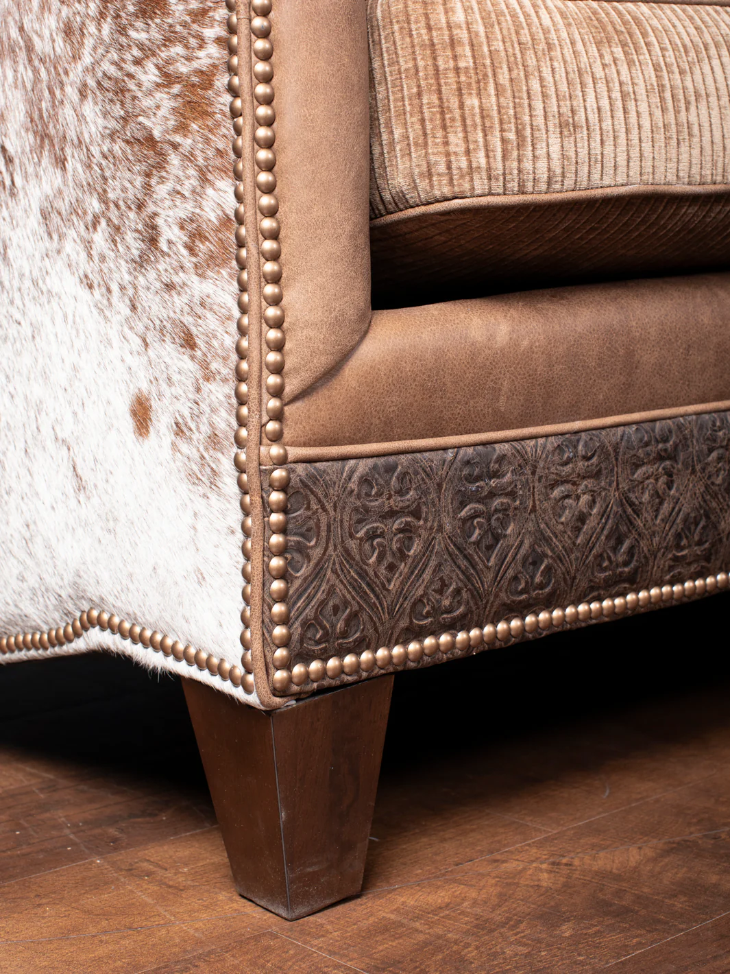 Hazelnut Leather Settee - Image 7