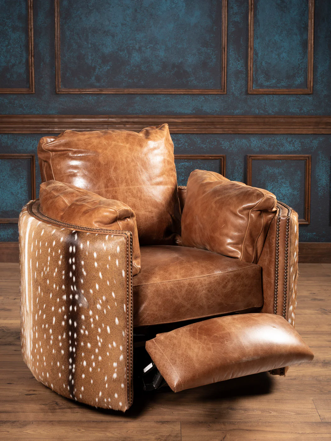 Hill Country Axis Leather Snug Swivel Recliner - Image 7