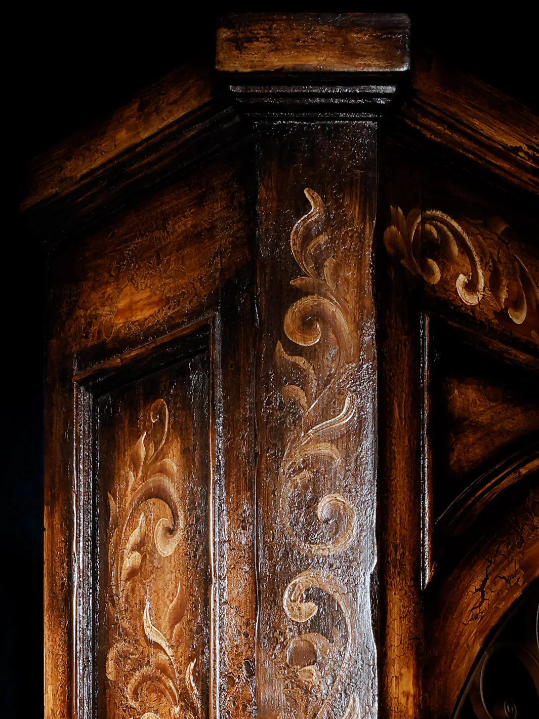 Ica Heirloom Wine Cabinet - Image 3