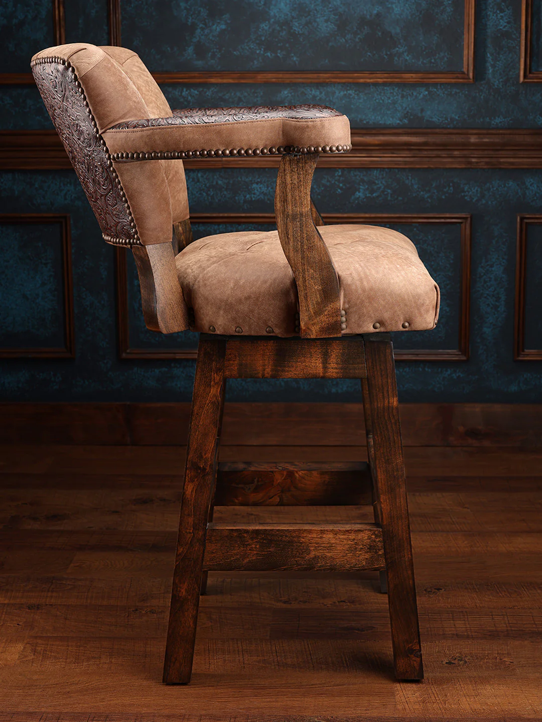 Laramie Western Chisum Bar Stool - Image 4