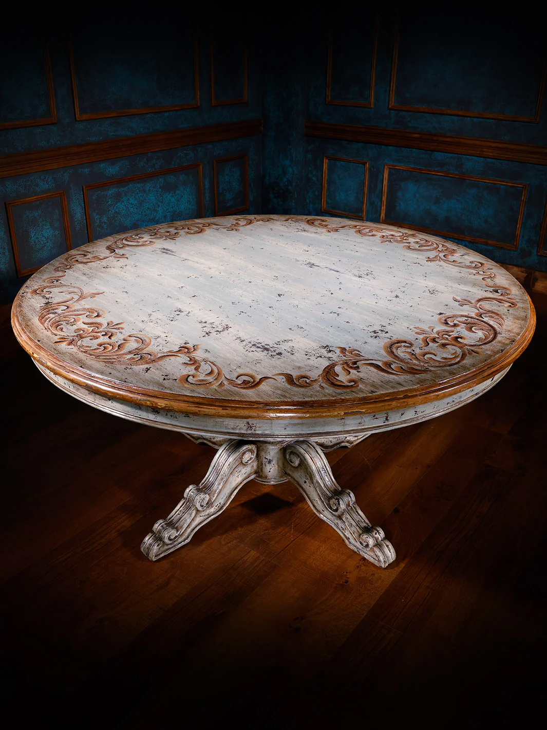 Maci Heirloom Round Dining Table - Image 5