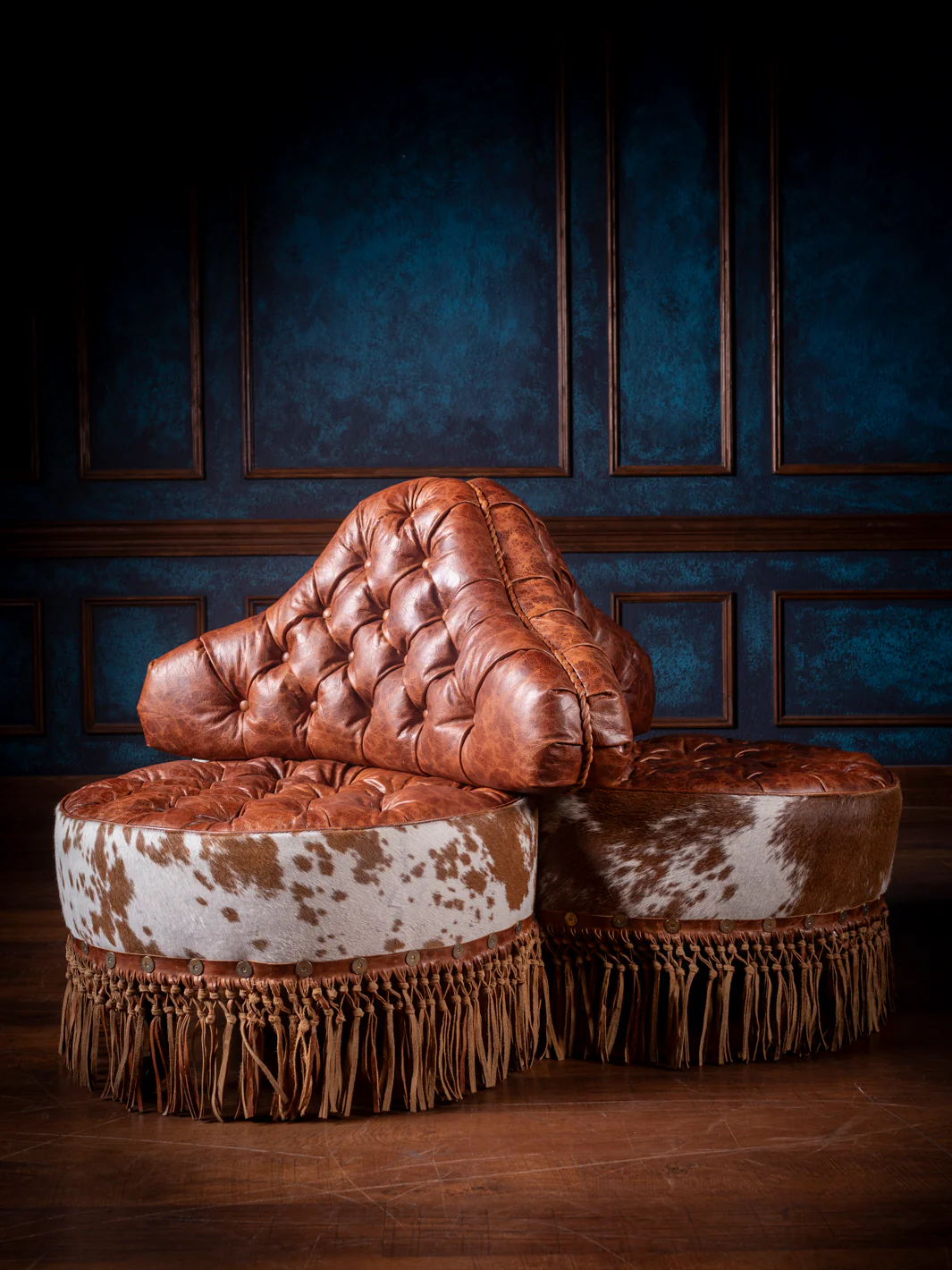 Maverick 3-Seater Tufted Leather Settee - Image 2