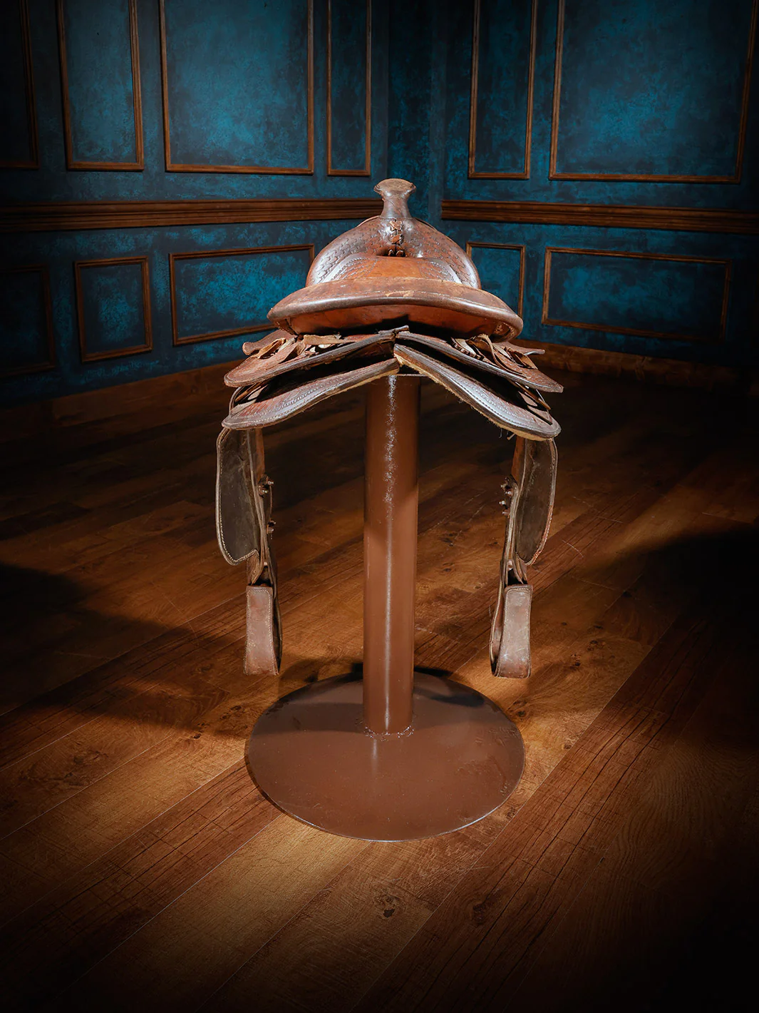Maverick Western Saddle Bar Stool - Image 3