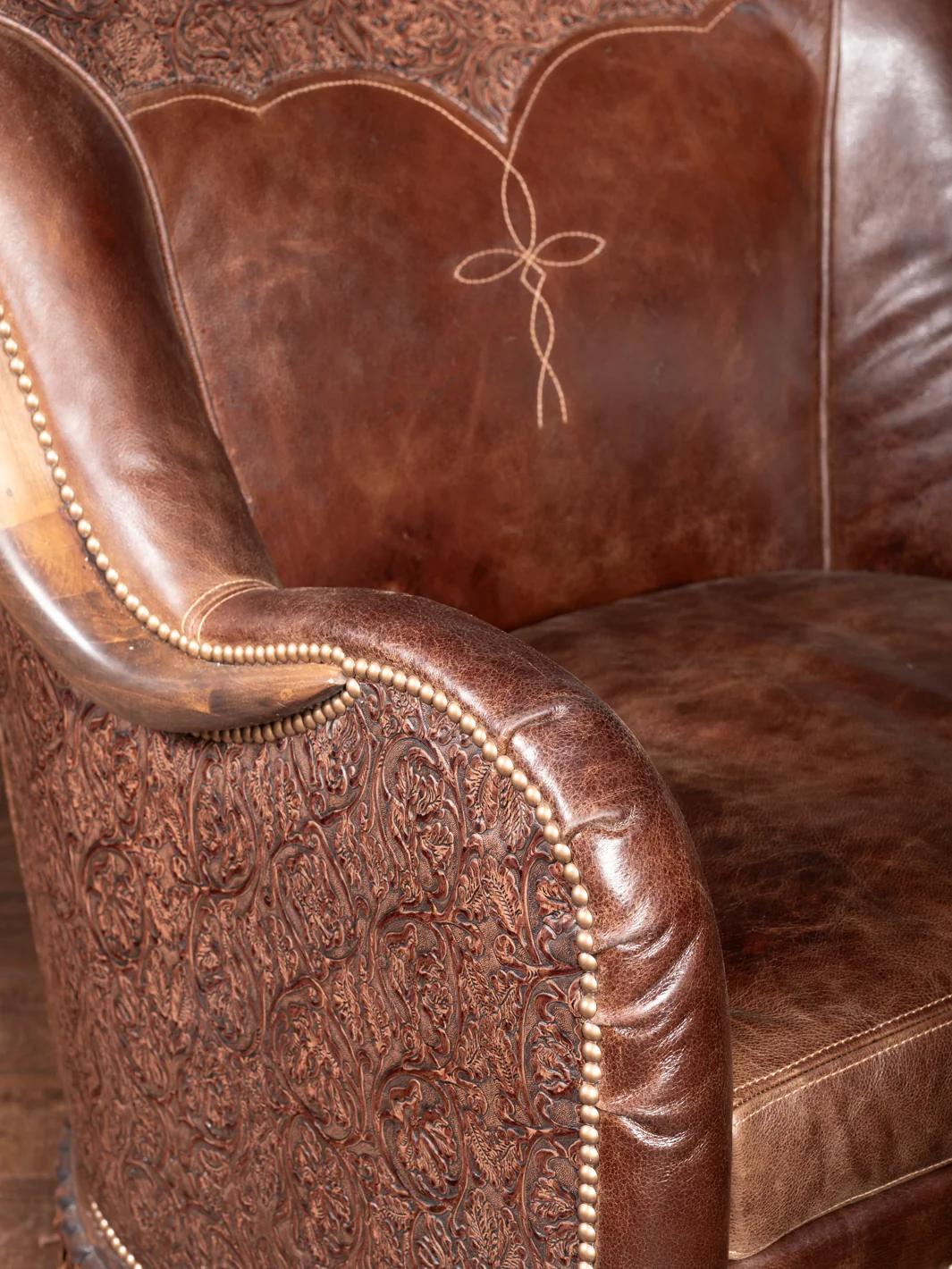 Mustang Leather Fringe Swivel Chair - Image 6