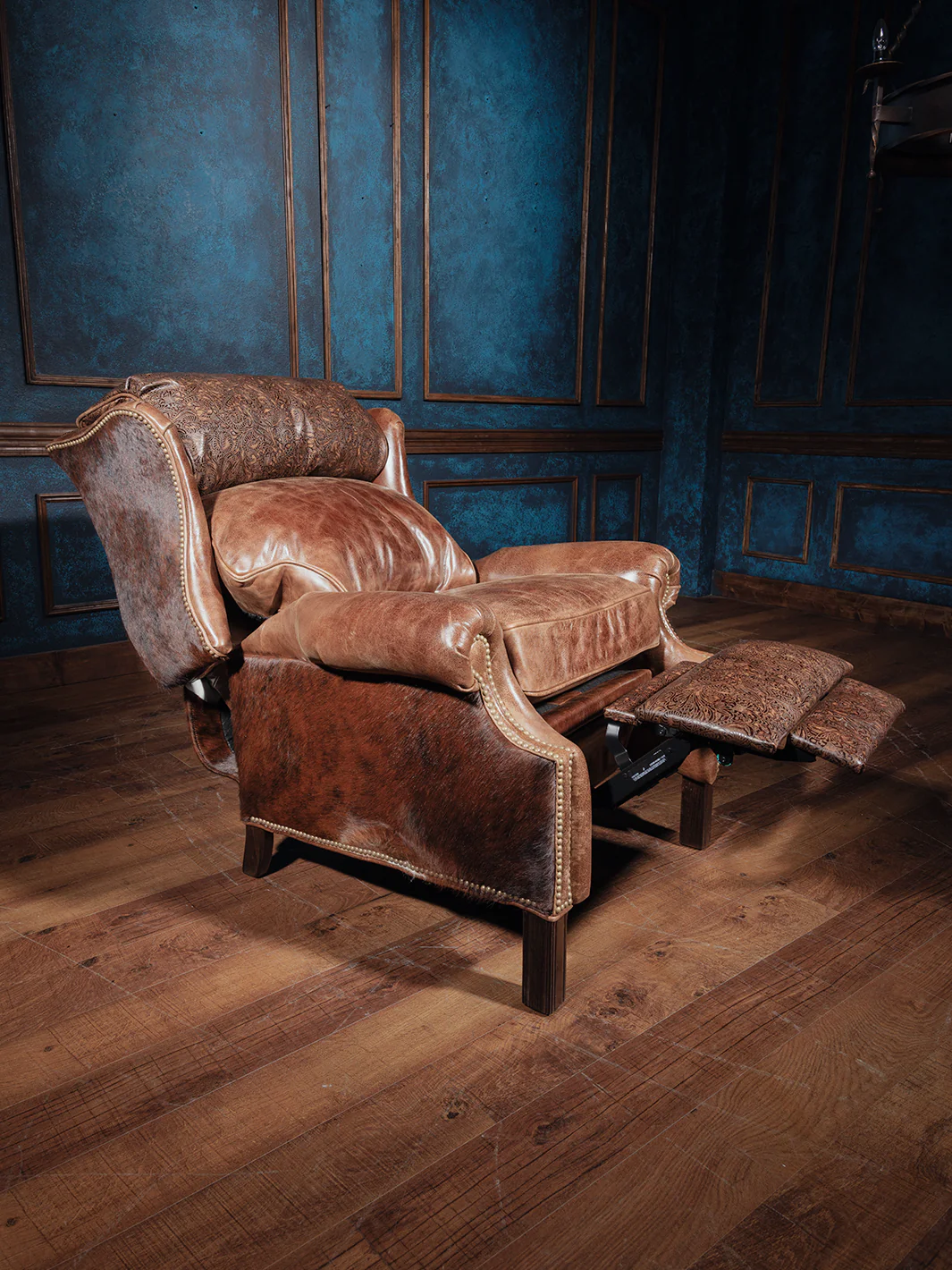 Old Western Brown Leather Recliner - Image 4