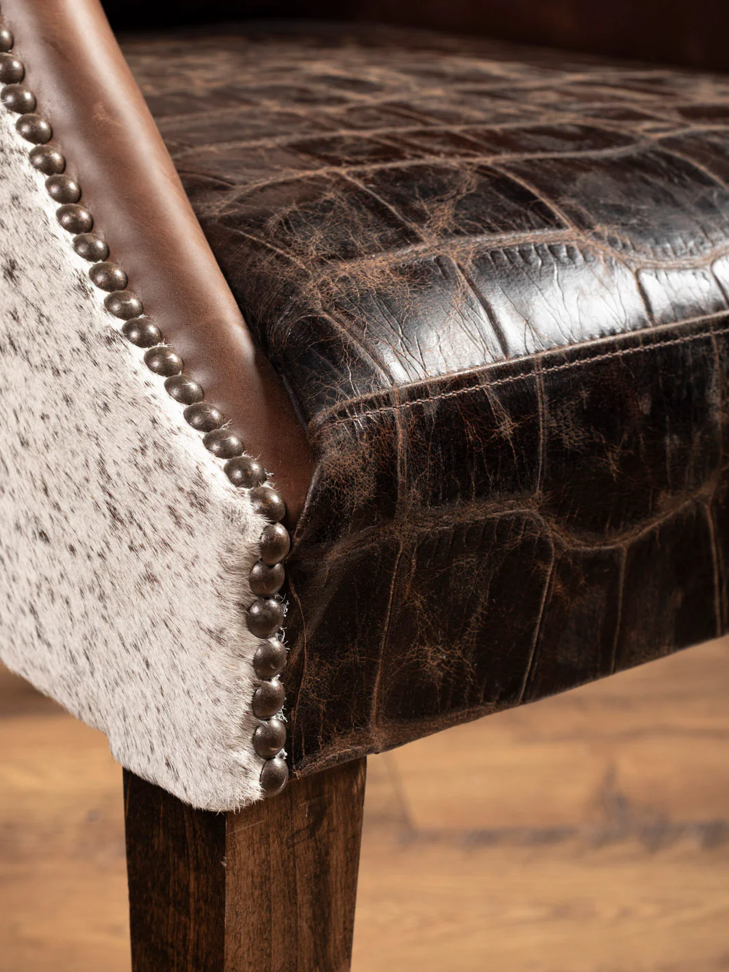 Ridgecut Boot-Stitched Leather Arm Chair - Image 4