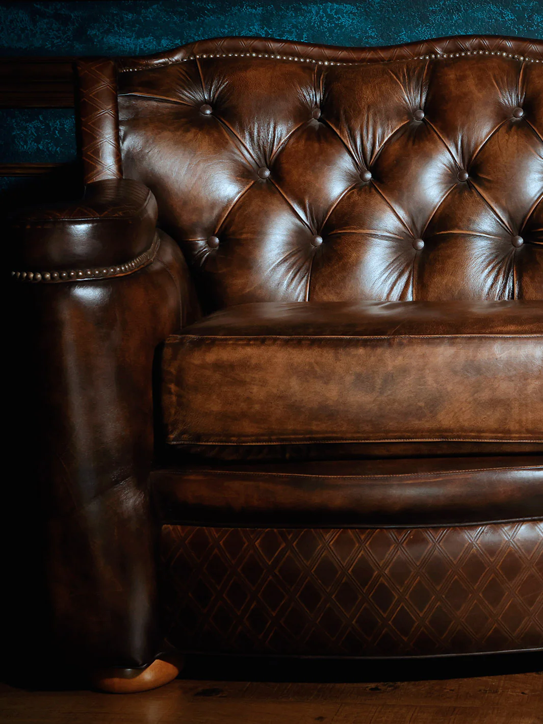 110" Rodeo Utah Axis Leather Sofa - Image 3