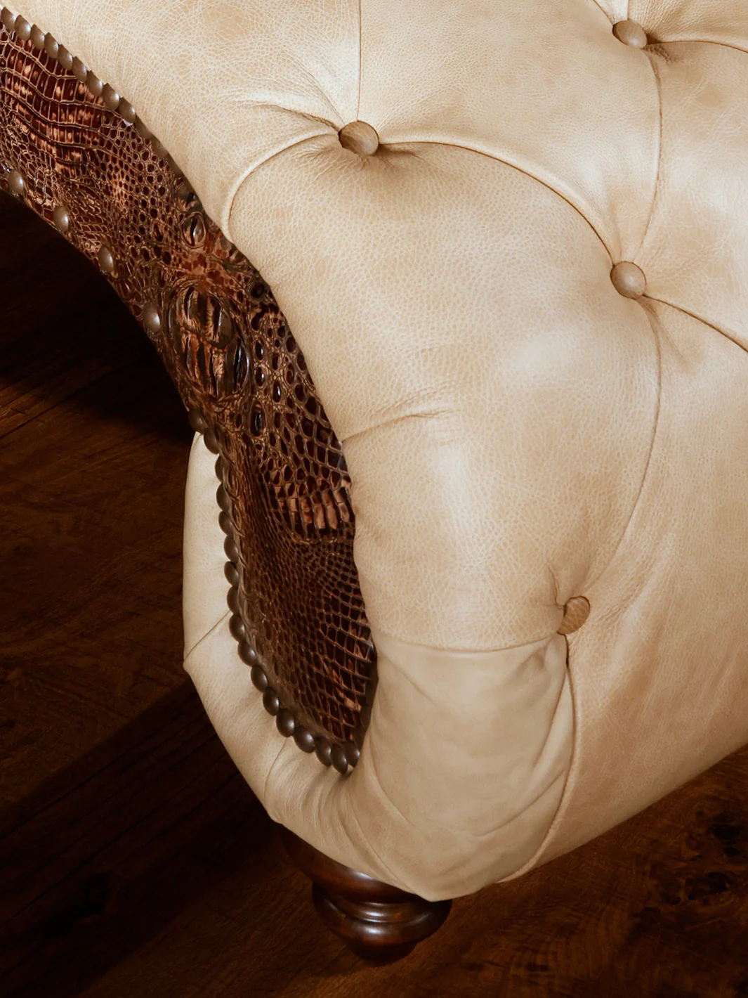 Romeo Cowboy Western Chaise Lounge - Image 4