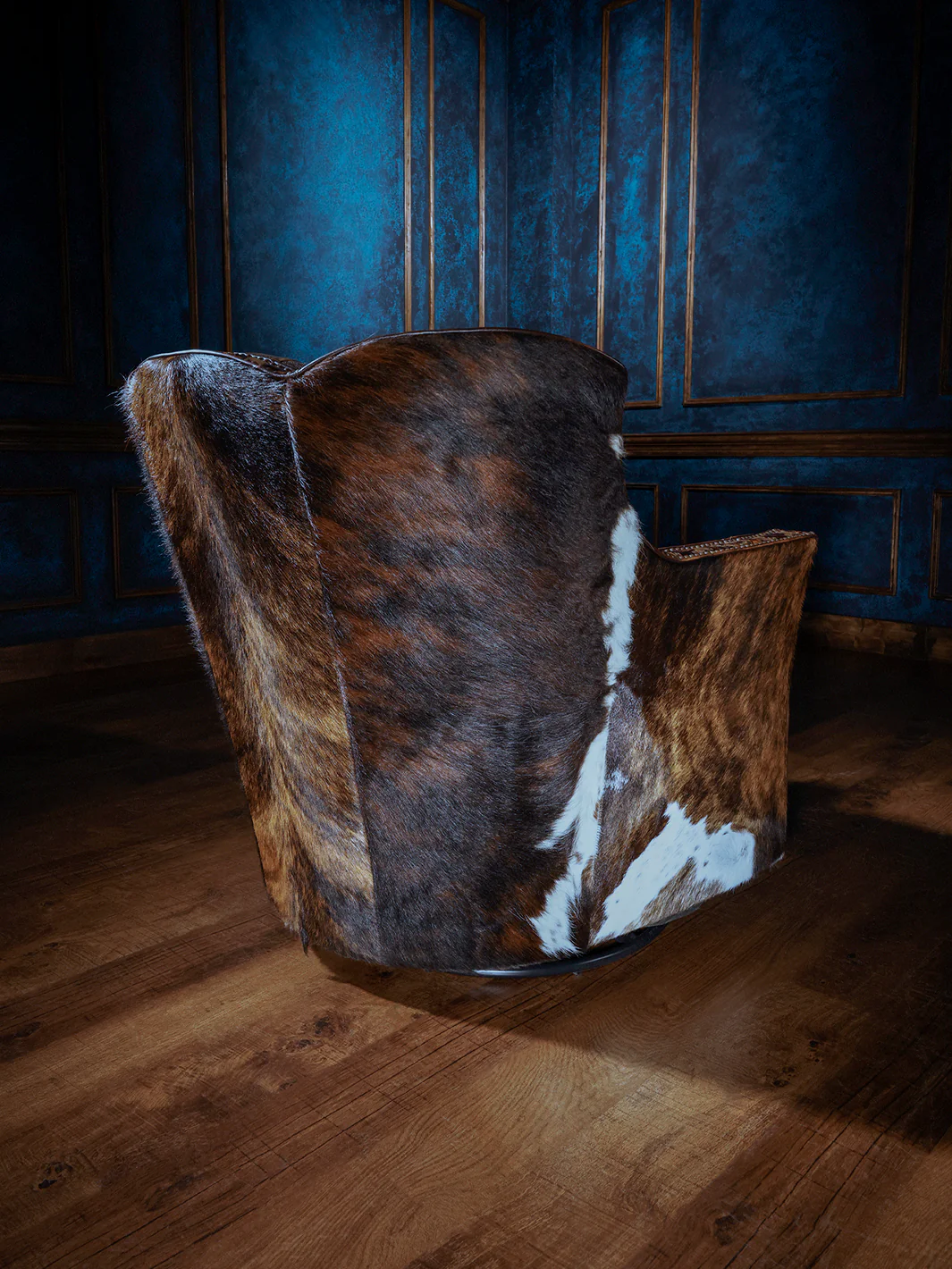 Rustic Ranch Leather Swivel Chair - Image 2