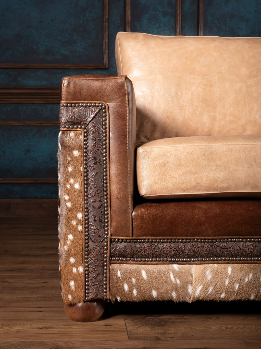 Sandstone Axis Leather Sofa - Image 3