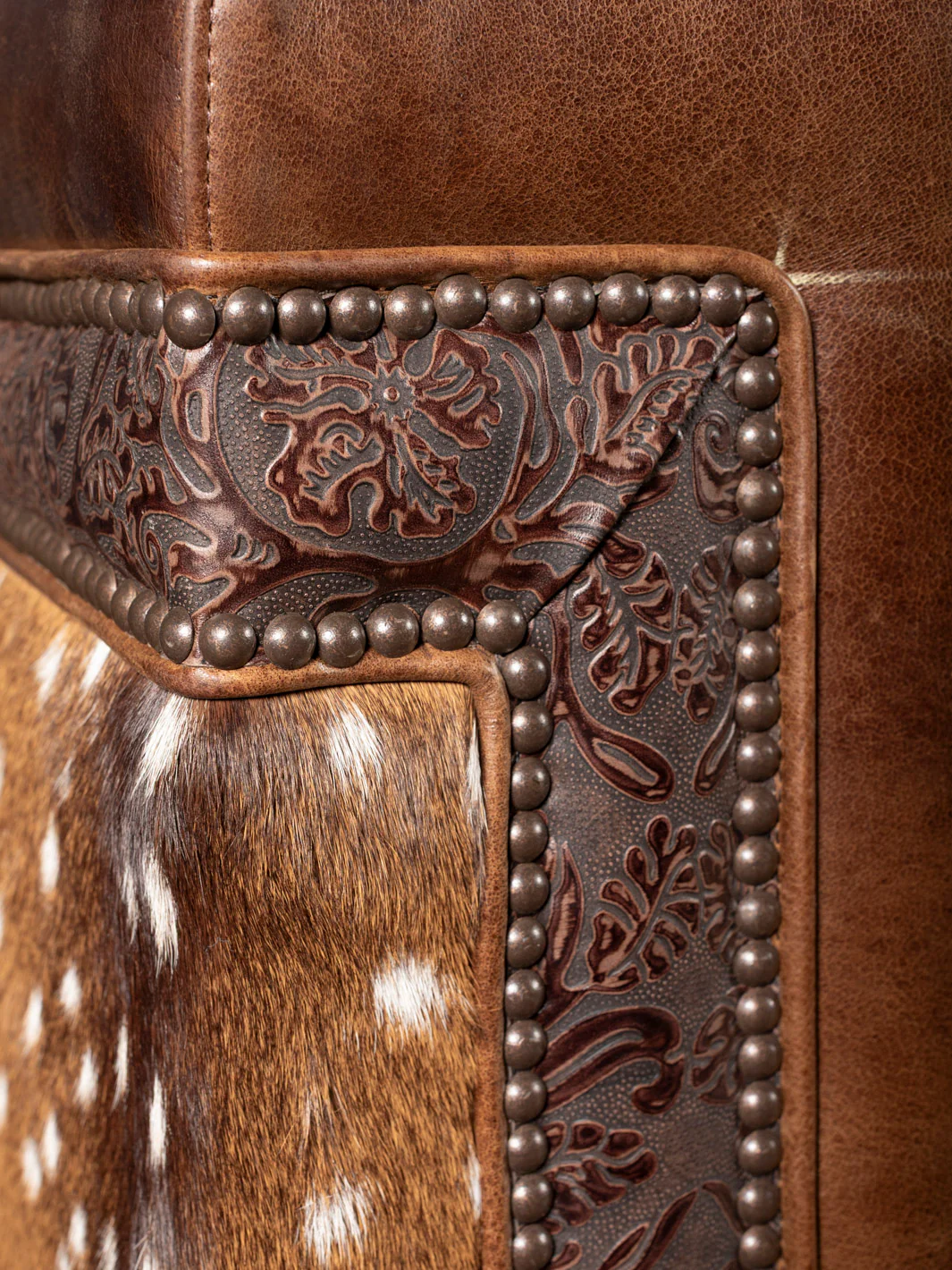 Sandstone Axis Leather Sofa - Image 7