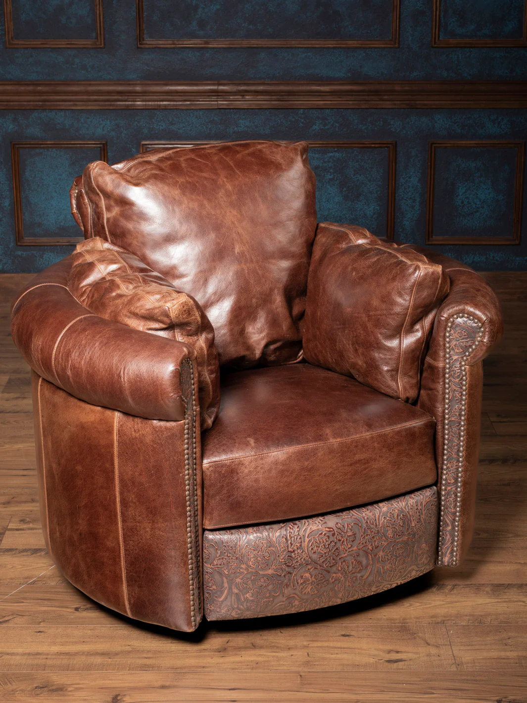 Texas Luxe Leather Snug Swivel Recliner - Image 9