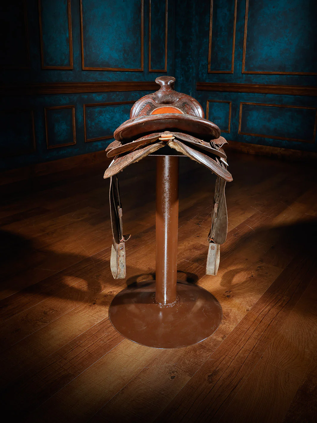 Texas Wrangler Western Saddle Bar Stool - Image 3