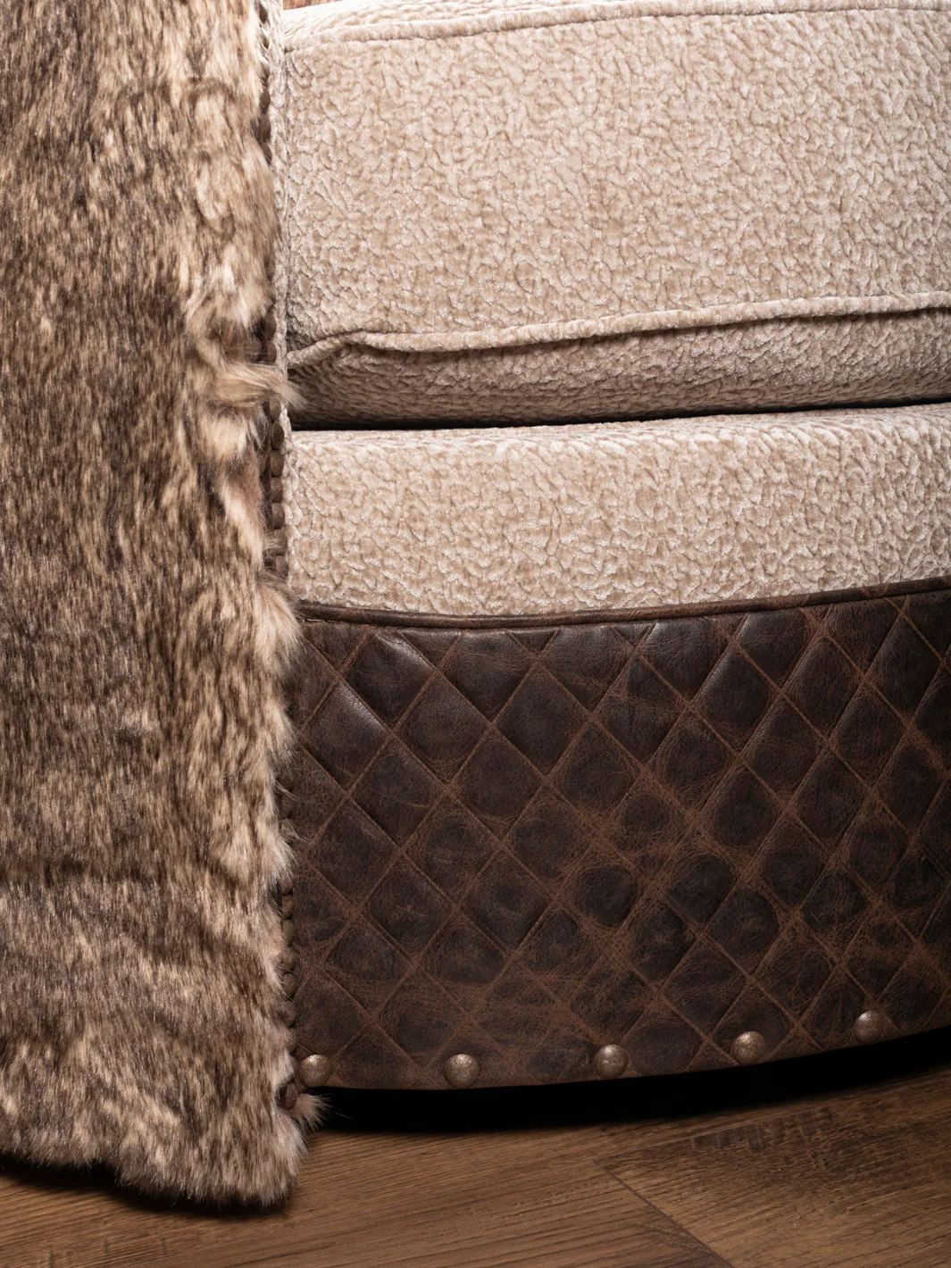 Timberline Fabric & Leather Dyson Swivel Chair - Image 4