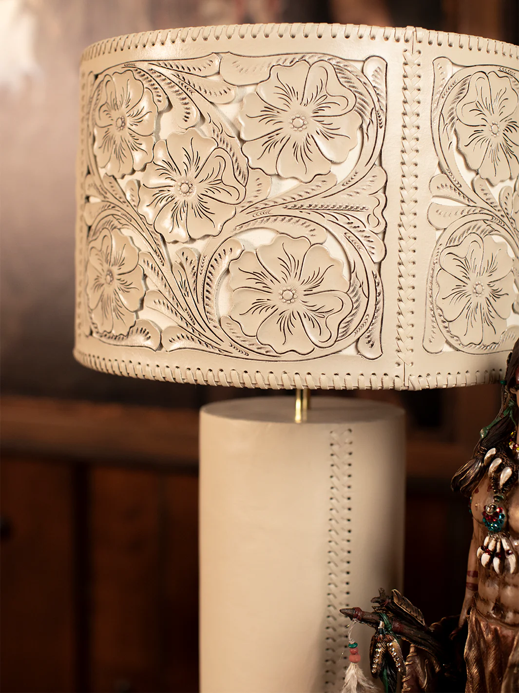Toledo Saddle Stitch Leather Lamp - Image 3