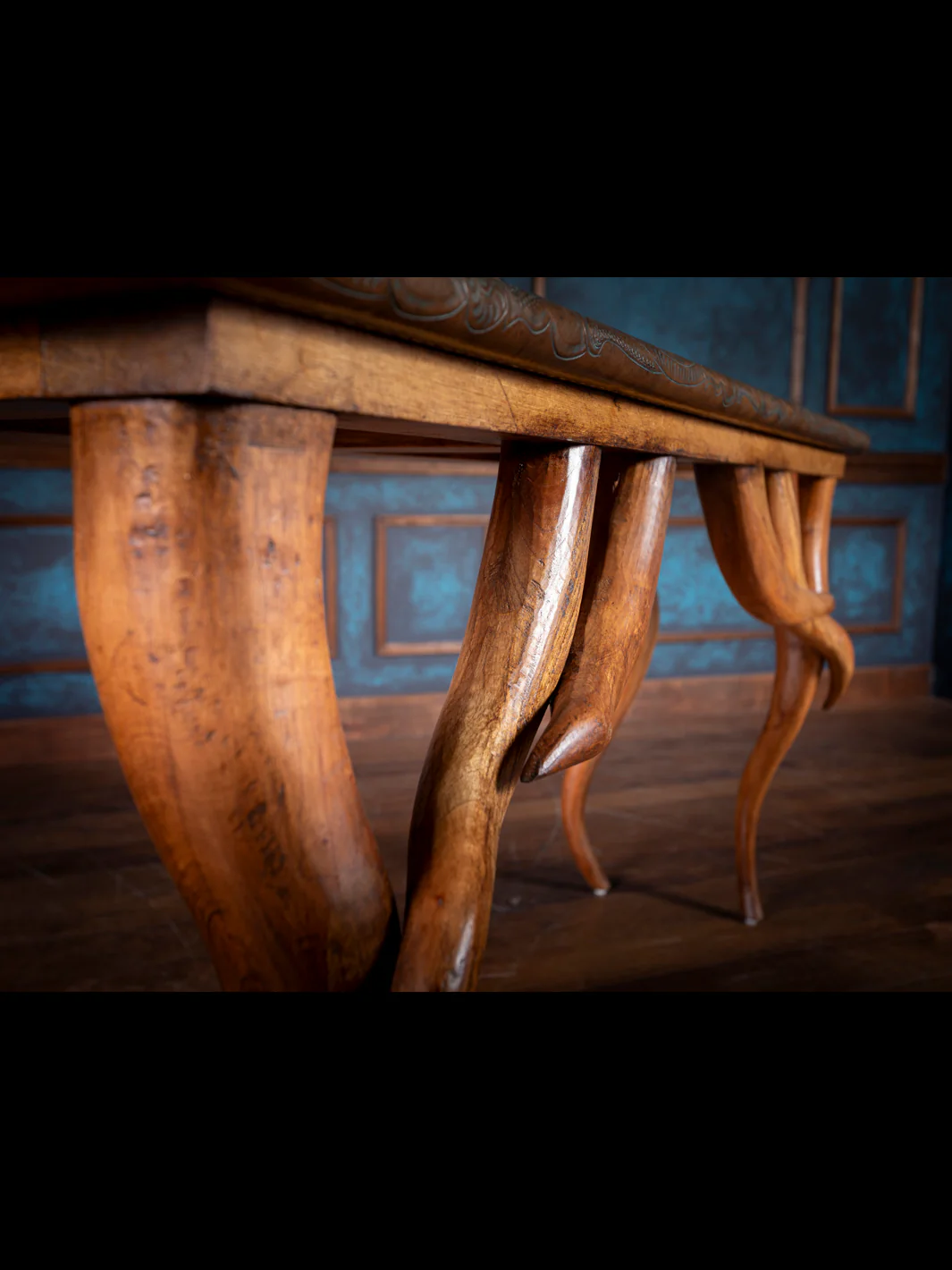 Tooled Leather Horn Console - Image 3