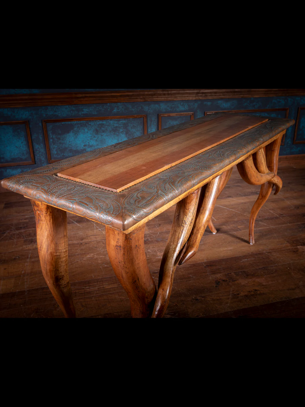 Tooled Leather Horn Console - Image 4
