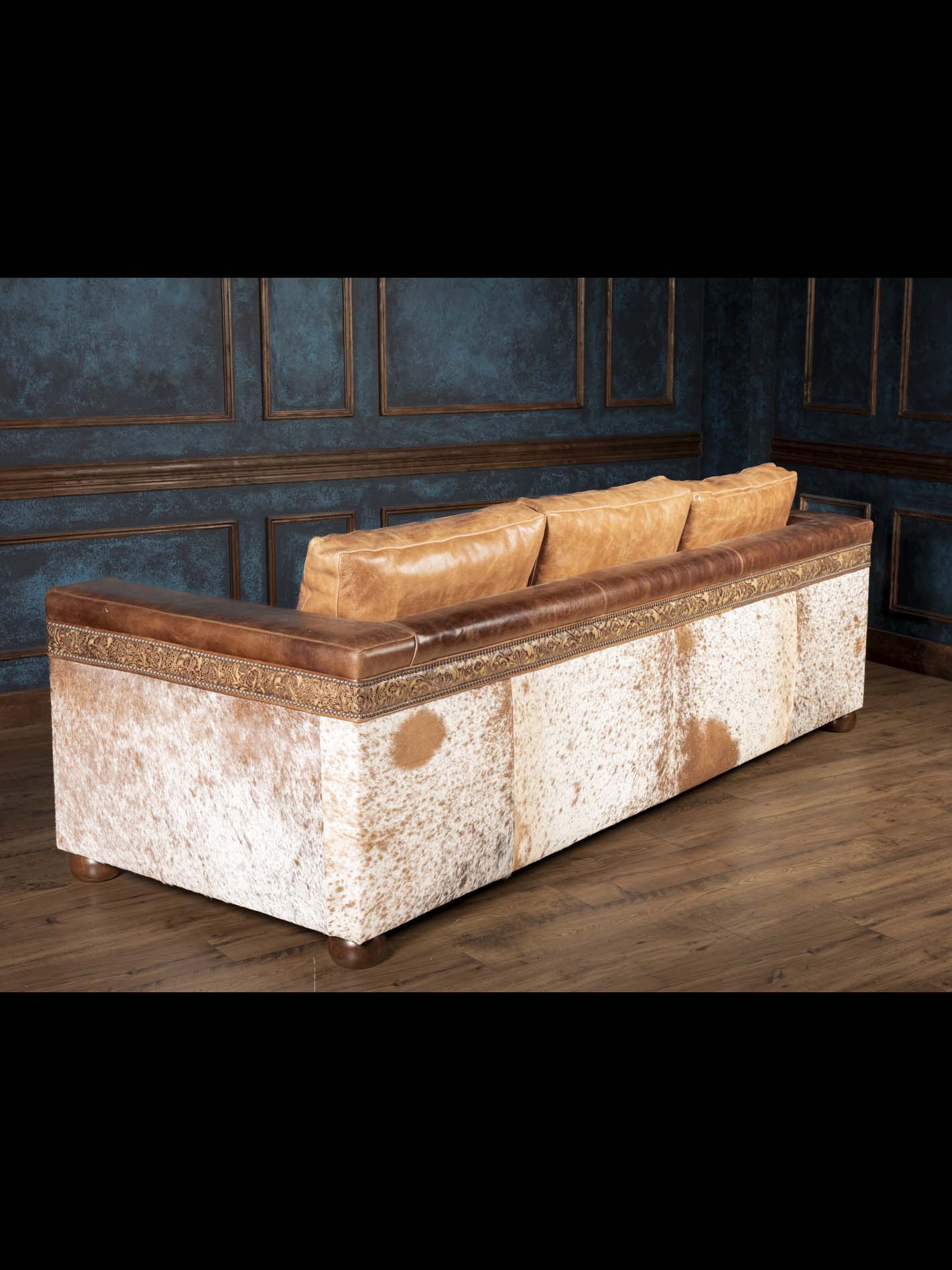 Two-Tone Western Longhorn Leather Architect Sofa - Image 7